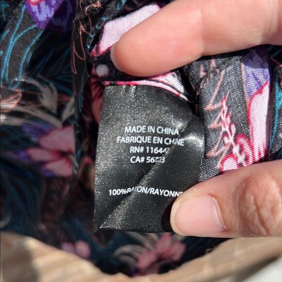 Empyre Men’s Floral Hawaiian Island Summer Button Up Collar Shirt Black and Pink - Picture 7 of 13